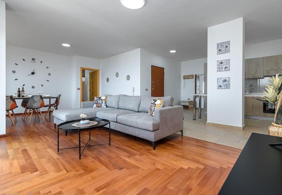Grand View Apartment دراس المظهر الخارجي الصورة